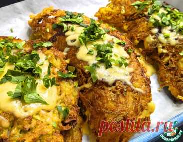 Картофельные лепешки с курицей и грибами – кулинарный рецепт