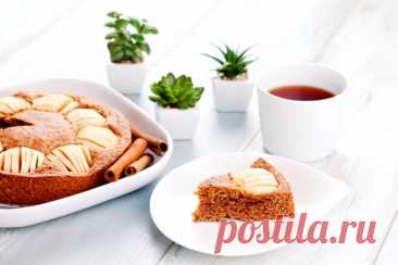 Пирог с яблоками и орехами