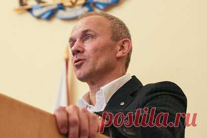 Уволенного российского вице-губернатора задержали за мошенничество. Его жену обвиняли в помощи бойцам ВСУ, которые жили в ее отеле