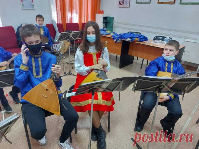 Оркестр народных инструментов «РУССКИЕ УЗОРЫ» Дома школьников №3 и Алматинского Центра Славянской Культуры г. Алматы | KCOPC