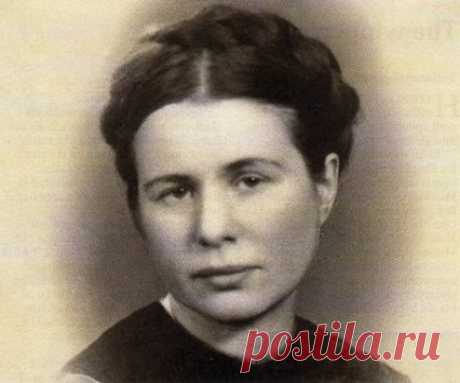 Эта женщина живьем укладывала детей в гробы. Спустя годы она получила за это награду
===============================================До 2007 года мало кто слышал об Ирене Сендлер. Тогда несколько девушек, готовя доклад ко Дню Победы, нашли ее фамилию в одном из архивов. Каково же было их удивление, когда они обнаружили ее среди живых!