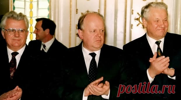 Николай Стариков - Как Горбачев обиделся на Ельцина. Писатель Николай Стариков рассказывает об одном случае, который был на дискуссии научной конференции и там были разные точки зрения. И уважаемый Сергей Марков сказал, что Запад не хотел распада Советского Союза. А Николай Стариков категорически с такой точкой зрения не согласен! Он считает, что Запад в лице США и стран блока НАТО изначально хотел краха СССР и всячески этому способствовал.