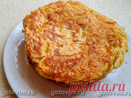 Тыквенные лепешки с сыром. Рецепт с фото Лепешки понравятся тем, кому не по душе ярко выраженный вкус тыквы. В этом рецепте он смягчен благодаря добавлению в тесто сыра и кефира. Из перечисленных продуктов получилось 5 тыквенных лепешек с сыром, как на фото.