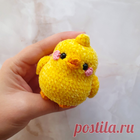 PDF Цыпа крючком. FREE crochet pattern; Аmigurumi toy patterns. Амигуруми схемы и описания на русском. Вязаные игрушки и поделки своими руками #amimore - плюшевые цыплята, маленький цыплёнок из плюшевой пряжи к Пасхе, птичка, пасхальное украшение, птицы.