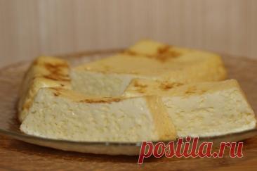 ​Омлет в духовке Ингредиенты:Яйца &mdash; 6 шт.Молоко &mdash; 300 млСоль &mdash; по вкусуМасло сливочное &mdash; 10 гПриготовление:1. Яйца разбить в глубокую миску. Влить молоко в яйца, добавить соль по вкусу. Аккуратно размешать вилкой до однородной массы. Взбивать смесь не нужно.2. Форму смазать...