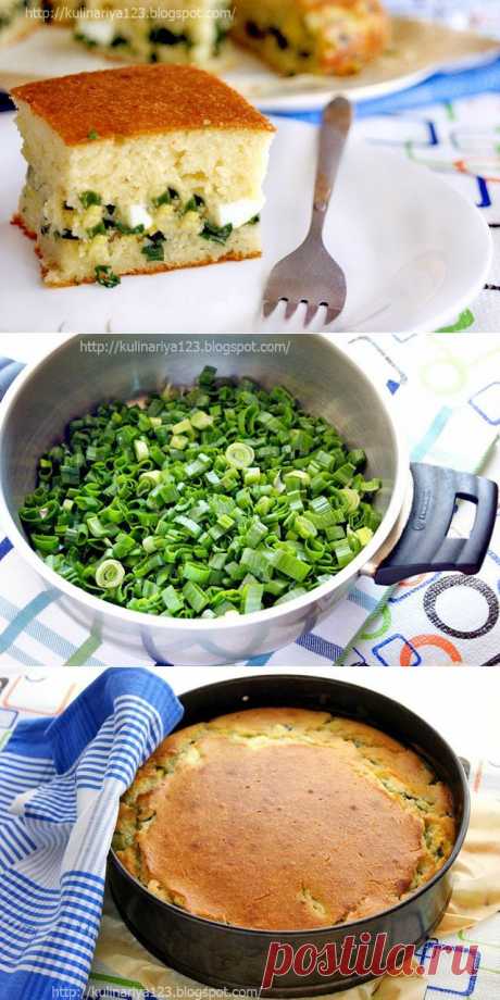Быстрый (заливной) пирог с зелёным луком и яйцом.