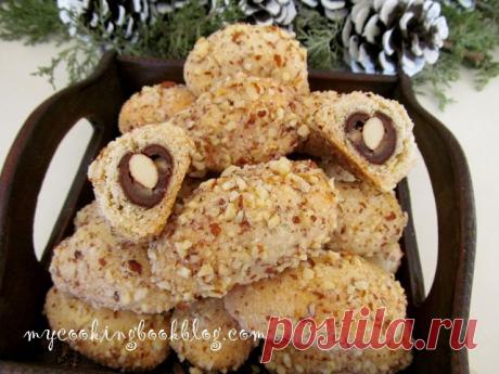 Финикя (Φοινίκια) или курабии с фурми и бадеми – My Cooking Book Blog