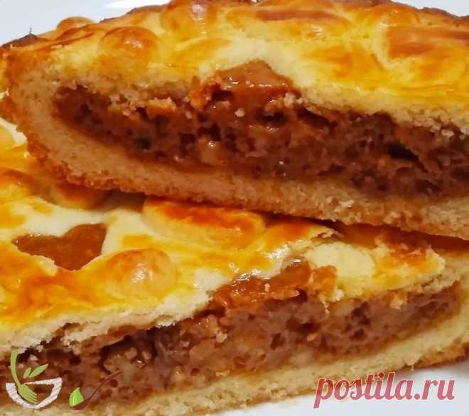Пирог с вареной сгущенкой и грецкими орехами - Мир салатов Предлагаю приготовить мега вкусный песочный пирог с вареной сгущенкой и грецкими орехами. Чтобы пирог вышел не приторно сладким, я почти не