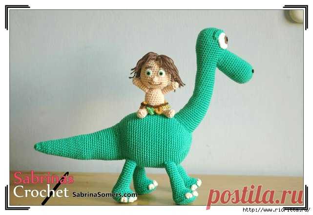 Игрушки - динозаврик и малыш - крючком