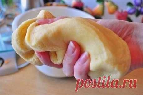 Молодым хозяйкам на заметку! Обязательно поделитесь с друзьями!
РЕЦЕПТЫ САМОГО ВКУСНОГО ТЕСТА
1. Кефирное тесто с сыром
Показать полностью…