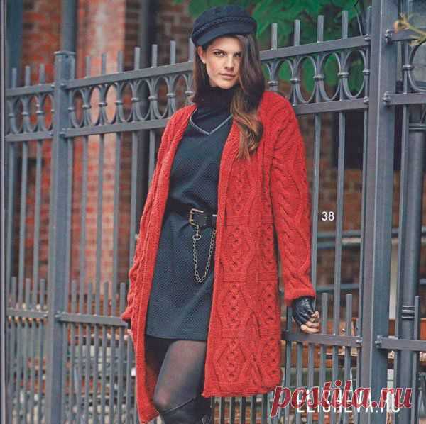 Пальто с узорами ромбы и косы "Lady from Paris", вязаное спицами