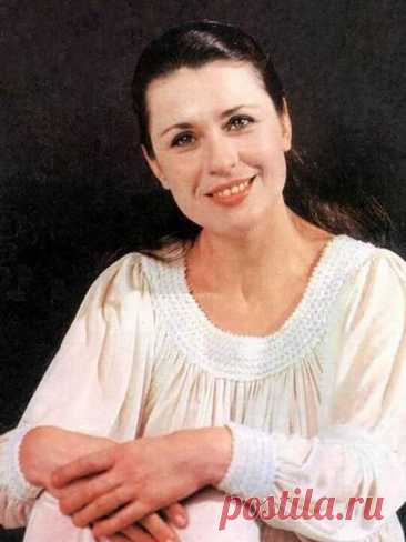 Валентина Толкунова, 12 июля, 1946
 • 22 марта 2010