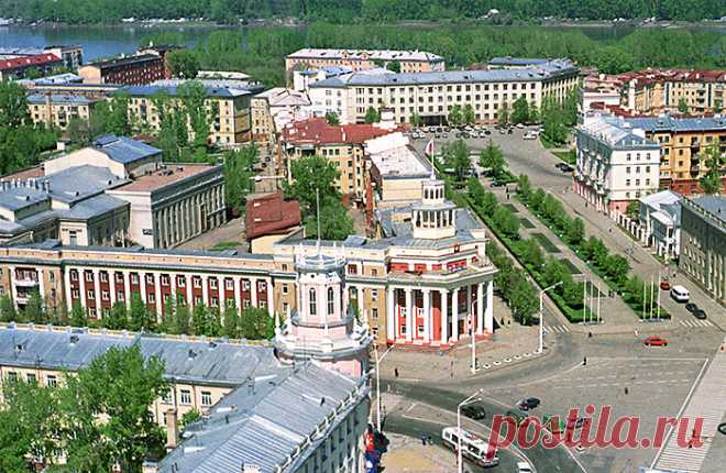 Лучше, чем в Москве. Десять городов России с самым высоким качеством жизни Рейтинг Финансового университета при правительстве РФ основан на мнении местных жителей. Они оценивали медицинское обслуживание, дороги, культуру и образование, жилищное хозяйство, работу местной влас…