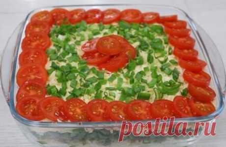 Яркий и летний салат «Радужный» — это блюдо с интересным вкусом и оригинальной подачей.