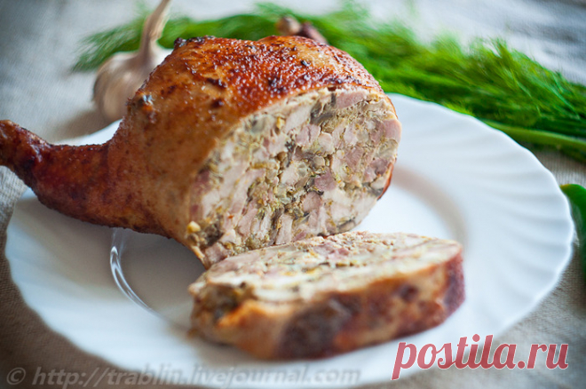 ГАЛАНТИН ИЗ КУРИЦЫ С ОЛИВКАМИ И ГРИБАМИ