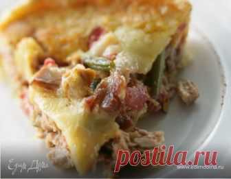 Киш с фасолью и тунцом . Ингредиенты: пшеничная мука, тунец консервированный, сливочное масло Кусочек такого теплого пирога — вот что мне нужно, когда день становится короче, накрапывает дождик и единственное место, куда стремится не только мое тело, но и душа, — моя кухня. Киш замечательно хранится в холодильнике, дети обожают взять с собой кусочек в школу вместо тоскливых бутербродов. Начинки могут быть самыми разными — ветчина, сливки, яйца, сыр, или цукини, творог, зел...