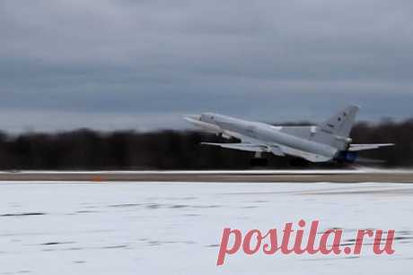 Российская авиация в воздушном бою сбила бомбардировщик ВСУ. Воздушно-космические силы России (ВКС) в воздушном бою сбили бомбардировщих Воздушных сил Украины (ВСУ). Об этом заявил журналистам спикер Минобороны генерал-лейтенант Игорь Конашенков. Боевое столкновение произошло в небе над населенным пунктом Дружковка Донецкой народной республики.