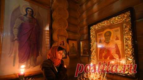 Православные 12 февраля отмечают Трехсвятие, или Васильев день. 12 февраля православные верующие чтят память трех святых - Иоанна Златоуста, Григория Богослова и Василия Великого. Как пишет газета &quot;Известия&quot;, в церковном календаре этот праздник называется Собором трех святителей или ...