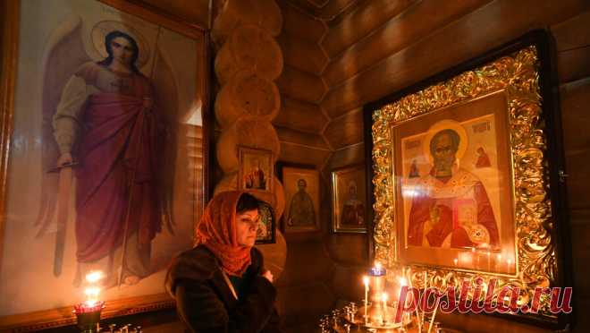 Православные 12 февраля отмечают Трехсвятие, или Васильев день. 12 февраля православные верующие чтят память трех святых - Иоанна Златоуста, Григория Богослова и Василия Великого. Как пишет газета "Известия", в церковном календаре этот праздник называется Собором трех святителей или ...