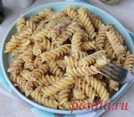 Рецепты макарон по-флотски с вареным мясом: отварная говядина и свинина, фарш Насладитесь вкусом макарон по-флотски с вареным мясом, говядиной или свининой, используя наши проверенные рецепты. Готовим для вас классическое блюдо с отварным фаршем и мясом, которое понравится всей семье.