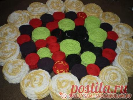 Яркий коврик из старых полотенец » Сделай сам своими руками