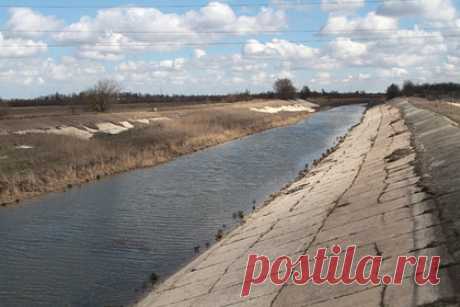 Глава Крыма дал команду готовить Северо-Крымский канал к приему днепровской воды. Глава Крыма Сергей Аксенов поручил председателю Госкомитета по водному хозяйству и мелиорации республики Игорю Вайлю готовить Северо-Крымский канал к приему Днепропетровской воды. Не согласившись с результатами референдума 2014 года, Украина перекрыла подачу днепровской воды в республику.