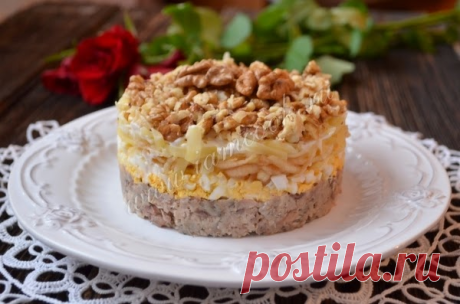 Салат «Принц» — очень сытный и вкусный, да и название говорит само за себя. Вашему избраннику он обязательно придется по вкусу