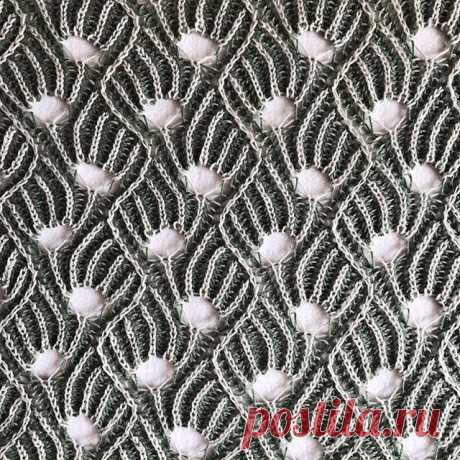 Brioche Lace being blocked. #briochelace #briochestitch #briocheknitting #twolayers #stitchpattern #knittersofig #knittedlace #knittingdesign #knitting_inspiration #patentstrikk #knittingbriochelace