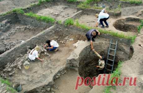 В Красноярском крае нашли крупный могильник V века Археологи нашли в Богучанском районе Красноярского края могильник V века нашей эры. Это крупнейшее погребение того времени, обнаруженное в регионе,