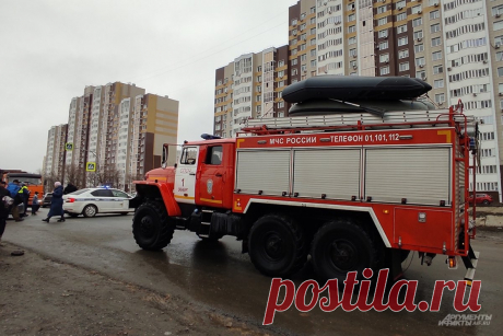 По 70 тысяч. Что получат люди, у которых дома залил паводок в Оренбурге. Страховые полисы оформили очень немногие хозяева домов. Всем остальным помощь придет только от государства.