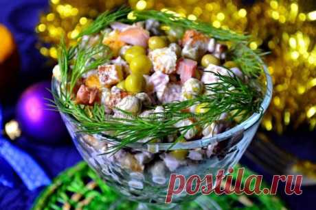 Салат из копченых окорочков и сухариков. Рецепт с пошаговыми фото
