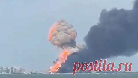 В порту &quot;Кавказ&quot; ликвидируют разлив нефти. В морском порту &quot;Кавказ&quot; продолжаются работы по ликвидации последствий после атаки Вооруженных сил Украины (ВСУ), в порту введен особый режим. Об этом сообщает оперативный штаб Краснодарского края в своем Telegram-канале со ...