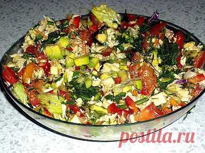 Салат с курицей,сыром и чесноком. Рецепт c фото, мы подскажем, как приготовить!