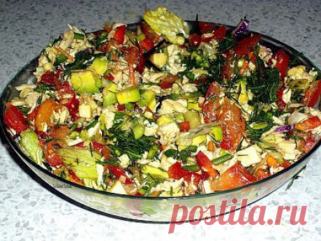 Салат с курицей,сыром и чесноком. Рецепт c фото, мы подскажем, как приготовить!