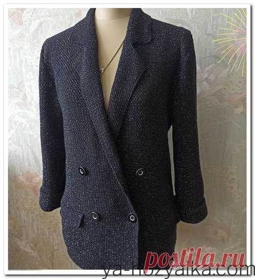 Двубортный жакет крючком. Женский двубортный жакет вязаный крючком с описанием Вязаные жакеты всегда актуальны. Это практичная и удобная одежда.А в последнее время они обрели немыслимую популярность.Пиджак “антрацит”. Связан крючком 2,75 из бобинной пряжи Cordoneto (600 [...]