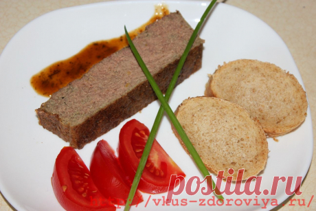 Домашний печеночный паштет  с овощами
Несмотря на то, что здесь печенки мало, паштета получается довольно много, благодаря овощам. Так что такой печеночный паштет не только очень вкусный, но еще и недорогой.