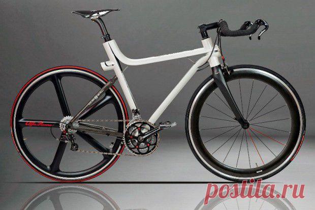 Карбоновое чудо от Alfa Romeo по взрослой цене.