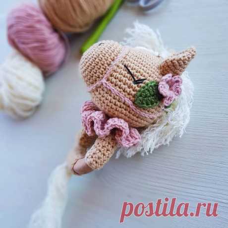 PDF Погремушка Лошадка крючком. FREE crochet pattern; Аmigurumi animal patterns. Амигуруми схемы и описания на русском. Вязаные игрушки и поделки своими руками #amimore - лошадь, маленькая лошадка для малышей, конь.