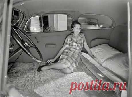 Вот это я понимаю, правильный автомобиль! Женщина в ''Понтиаке'', 1936 г.
