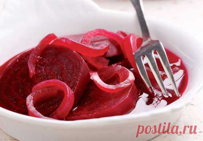 Маринуем свеклу с луком: закуска на замену салатам и надоевшим соленьям