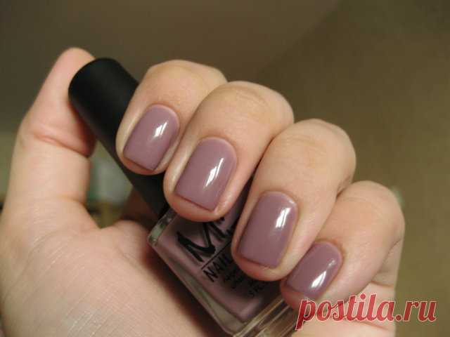 Советы для тех, кто не умеет красить ногти Как же избежать трудных ситуаций, который могут возникнут у девушки, когда она делает маникюр самостоятельно?