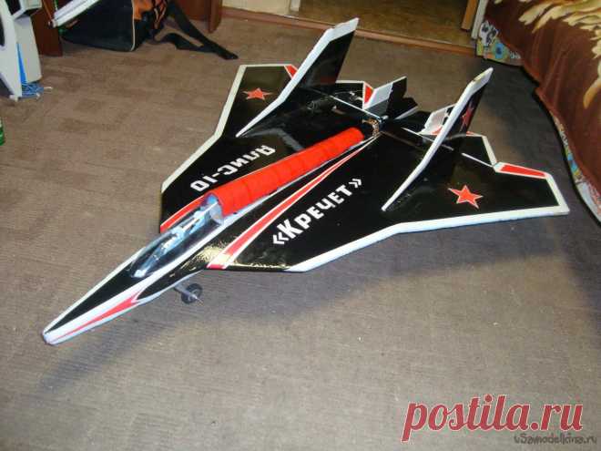 Экспериментальные авиамодели АлиС -10 «Кречет», С - 01 «Адрон» и БааС - 01 «Гипер» Здравствуйте уважаемые авиамоделисты, очень рад новой встрече с вами. Сегодня я хочу рассказать вам о трёх моделях, которые чем то похожи друг на друга и в то же время они такие разные. Речь пойдёт об авиамоделях «Кречет, «Адрон» и «Гипер». Прежде, чем начать свой рассказ, скажу о материалах из