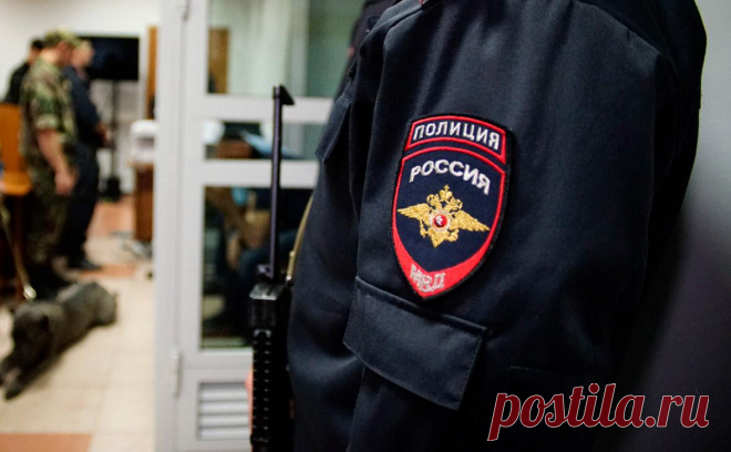 По делу об угрозах жене военкора Коца задержали уроженца Казахстана. После анализа записей с камер наружного наблюдения полицейские задержали 28-летнего уроженца Казахстана Леонида Гутарова по делу об угрозах жене военного корреспондента «Комсомольской правды» Александра Коца, сообщил источник РБК в МВД и подтвердил источник РБК в территориальном отделе полиции.