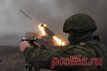 Минобороны заявило об уничтожении американской гаубицы Paladin в ДНР. Российские военные уничтожили в Донецкой народной республике артиллерийскую систему М109 Paladin, которая производится в США. Об этом журналистам сообщили в Минобороны. По данным оборонного ведомства, гаубицы М777 и М109 Paladin были уничтожены в районах населенных пунктов Лозовое и Песчаное.