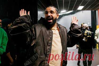 Рэпер Дрейк решил избавиться от дома в США. Канадский рэпер Дрейк решил избавиться от своего дома в США. Музыкант выставил недвижимость на продажу за 88 миллионов долларов. Поместье 1990-х годов постройки располагается в городе Беверли-Хиллз. Дрейк приобрел его весной 2022 года за 75 миллионов долларов у британского певца Робби Уильямса.