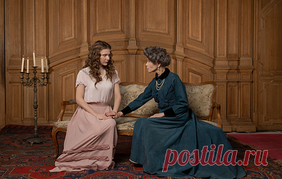 В Новом театре состоялся предпремьерный показ спектакля "Лубянский гример". Большинство актеров труппы играют сразу несколько ролей