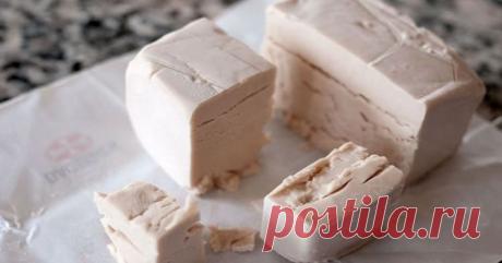 Ось як дріжджі впливають на твій організм! Ніколи такого навіть не могла припустити 




Дріжджі – це «троянський кінь». Потрапляючи в організм, дріжджі стають причиною неймовірних процесів, дуже шкідливих для твого здоров’я. І мова йде не про натуральних дріжджах, на яких готують квас і живе пиво. Особливо небезпечні сухі дріжджі, які так люблять додавати господині в випічку, ці ж субстрати використовуються у виробництві магазинного хліба і пива. Зручно і смачно зовсім не...