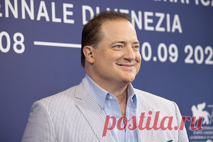Брендан Фрейзер заявил о желании сняться в четвертой части «Мумии». Актер Брендан Фрейзер заявил о том, что хотел бы сняться в четвертой части фильма «Мумия». Артист отметил, что не знает, будет ли создаваться проект. Помимо этого, Фрейзер поделился мнением насчет «Мумии» с Томом Крузом, появившейся на экране в 2017 году. По его словам, в картине не хватало веселья.