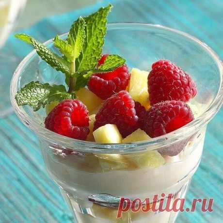 Малиновый парфе с ананасом