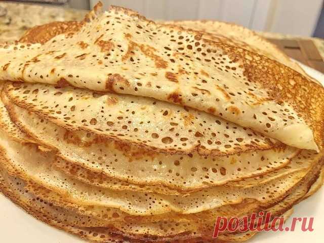 Вкусные блинчики на майонезе – готовлю их каждый день по уникальному рецепту! 
Ингредиенты: 
2 столовые ложки майонеза; 
2 яйца; 
2 столовые ложки сахарного песка; 
2 столовые ложки растительного масла; 
2 стакана теплой воды; 
1 стакан муки; 
щепотка ванилина; 
щепотка соли.
Приготовление: 
1. Яйца разбейте в просторную емкость, хорошо взболтайте их венчиком или вилкой. 
2. К яичной массе поместите указанную норму майонеза. Вкуснее будет, если использовать домашний майоне...